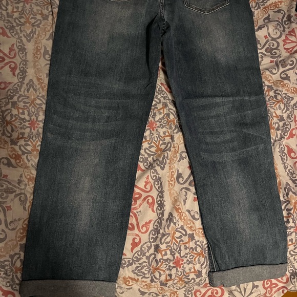 High Waist Cuffed Mom Jeans - Picture 3 of 3